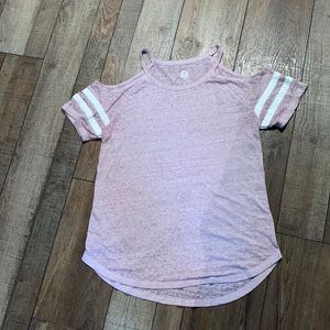 SO sz M cold shoulder t-shirt euc